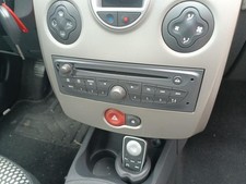 Autoradio d'origine RENAULT CLIO 3 PHASE 2 BREAK 281159247R