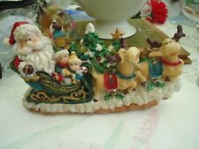 ANCIEN PERE NOEL AVEC SON TRAINEAU ET SES RENNES