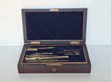 Ancien coffret d´instruments dessin compas et divers, boite incomplète en bois