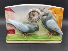 Ancienne horloge de table faïence de Sarreguemines décor pigeons 1930 art déco