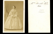 Disdéri, Paris, Anabèle Fallou Vintage albumen print CDV. Tirage