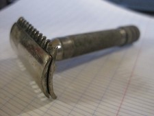 Ancien rasoir a main LERESCHE ouvrable pour changer la lame