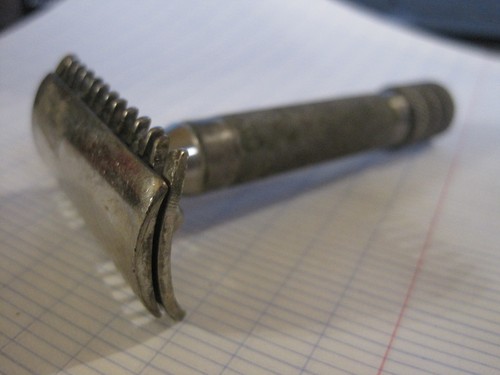 Ancien rasoir main - main, leresche