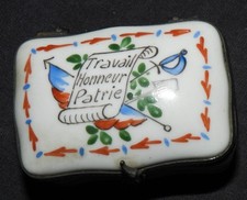 Boîte à pillules, petit