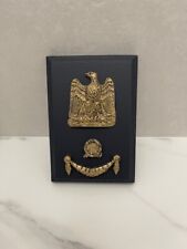 cadre avec Aigle et  Lauriers