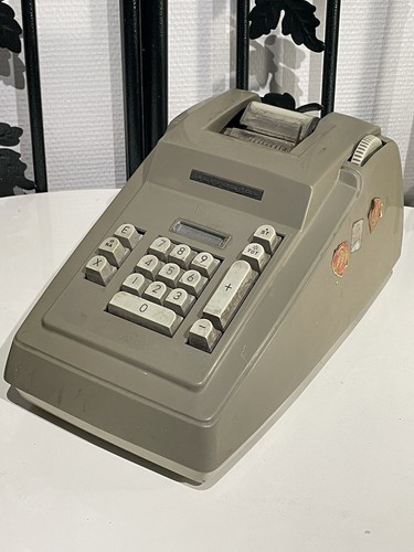 Ancienne machine calculer - machine,