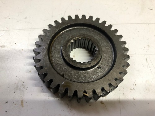 Pignon piece moteur suzuki - un,