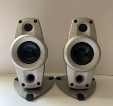 Paires d' ENCEINTES SATELLITES  KENWOOD Model no. LS NV600S puissance max 40 W