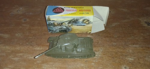 Véhicule militaire miniature