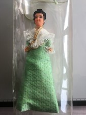 POUPEE REGIONALE FOLKLORIQUE VINTAGE