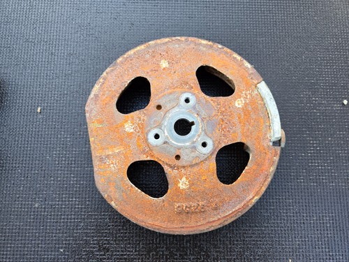 Volant magnétique moteur - magnétique,