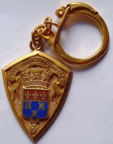 Porte clé écu montereau - porte,