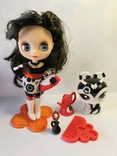 Pet shop blythe - shop, b32