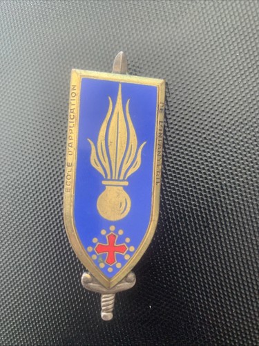 Insigne militaire n618 école - insigne,