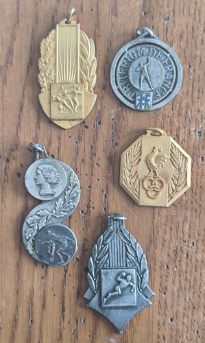 Lot médailles sport football - médailles,