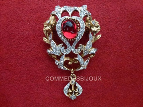 Broche néo classique style - "néo,