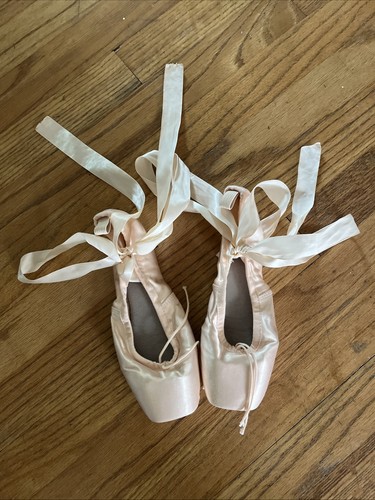 Vintage bloch pointe - vintage, ballet