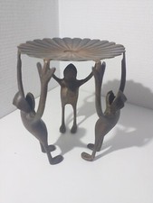 Vide Poches sur pieds en forme