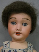 Poupée ancienne: Jolie