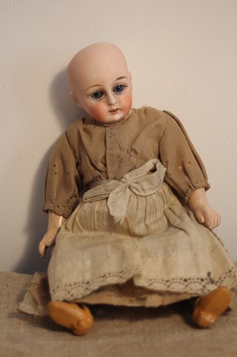 Ancienne poupée mignonette - ancienne,
