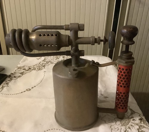 Ancienne lampe souder - à,