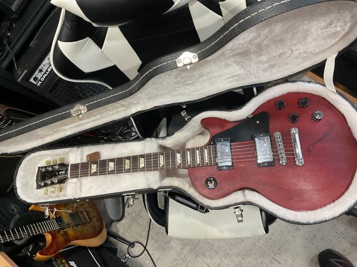 Gibson les paul signed - by, jeff