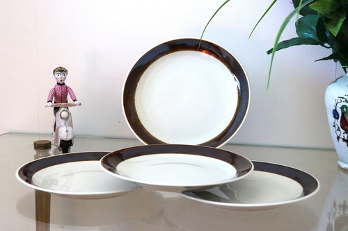 Lot assiettes à - assiettes,