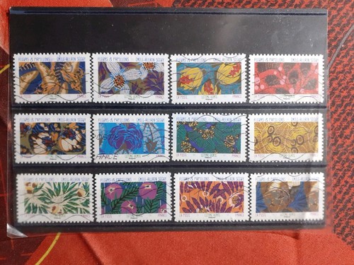 Serie timbres fleurs et - 12,