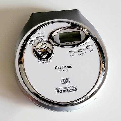 Goodmans white gcd 820pll - white,