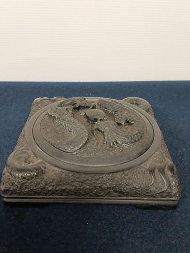 Pierre encre sculptée - à,