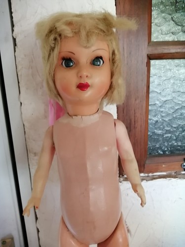 Ancienne jolie poupée caprice - ancienne,