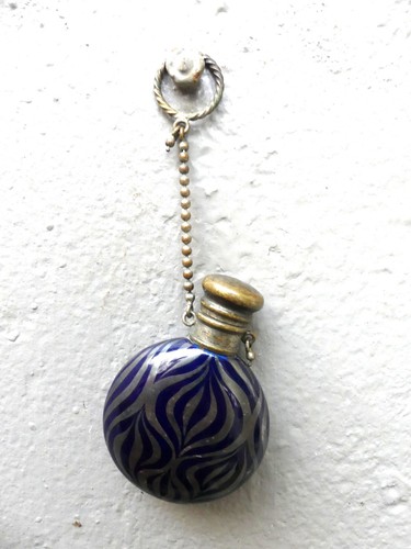 Petit flacon parfum - à,