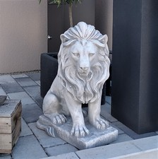 Roi Lion sur plaque de fond figurine en pierre H.62 cm 63 kg béton blanc rési...