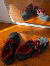 Chaussures de sécurité Jallatte coquées noires et détails rouges 40