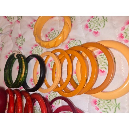 Massive bakelite collection - massive,