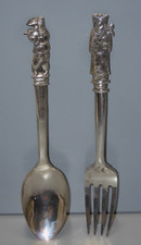 -ANCIEN COUVERT ARGENT ASIE Testé Pas de poinçon apparent Bouts  2 PERSONNAGES D