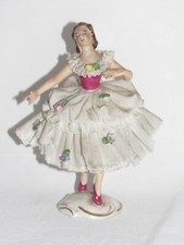04I37 STATUETTE FIGURINE