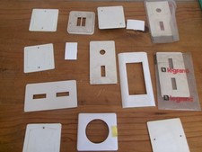 14 CACHE-PRISES ou autres LEGRAND