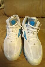 Women's size 9 reebok easy