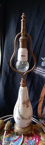 Ancienne lampe porcelaine - ancienne, en