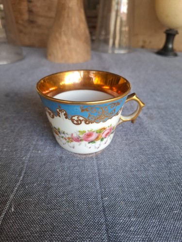 Tasse porcelaine - tasse, en