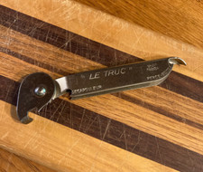 Décapsuleur et ouvre boite en métal " Le Truc ", made in France.