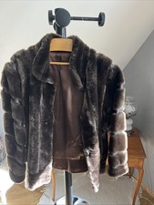 Blouson Femme Fourrure De Mouton Doré. Bandes De Cuir Intégrées. Pièce Unique.