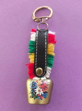 Ancien porte clé cloche de vache. Souvenir de Leysin, Suisse. Années 70. TBE