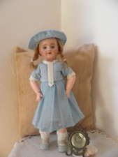 BELLE REPRODUCTION  BLEUE ROBE