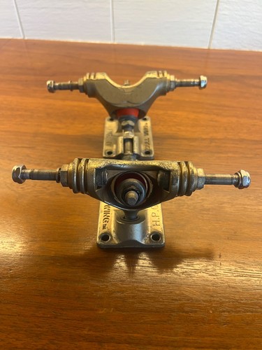 1977 skateboard trucks vintage - skateboard,