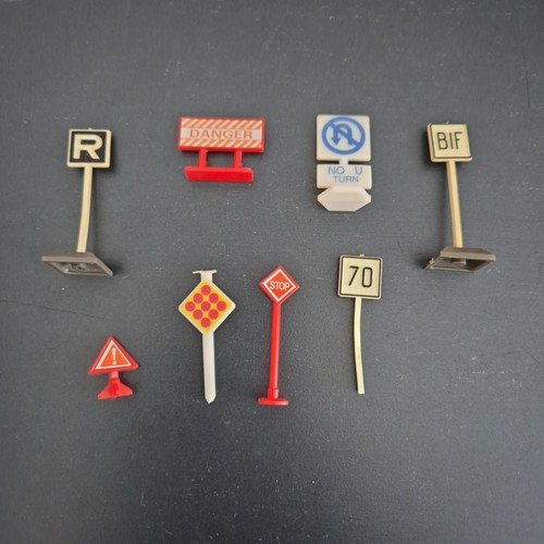 Lot panneaux signalisation - lot,