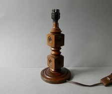 lampe en bois massif, en bois