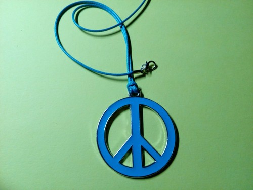 Collier peace and - , love