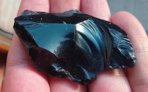 17.43gr 54x34x12mm obsidienne